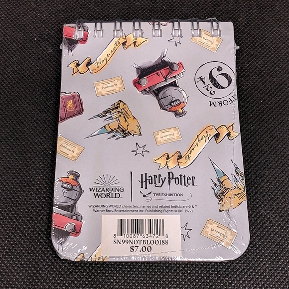 NWT Harry Potter Notepad Platform 9 and 3/4 Design - Picture 2 of 4